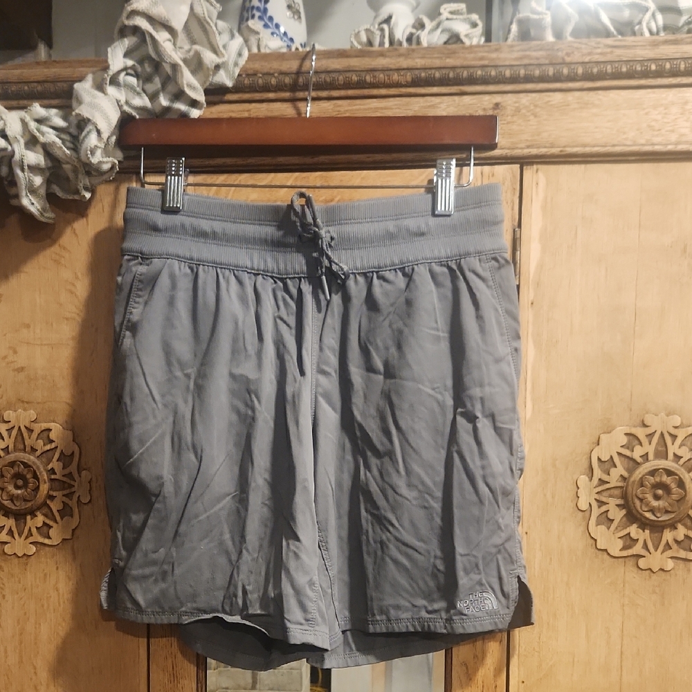 The North Face Gray Hybrid Active Shorts Size M